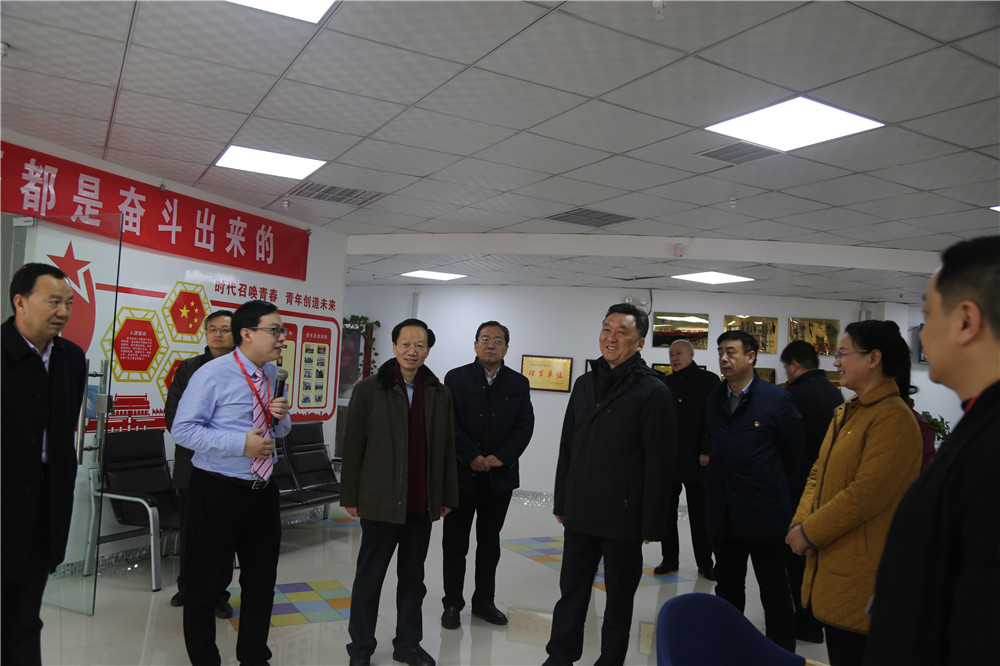 熱烈歡迎全國(guó)總工會(huì)副主席，書記處書記魏地春及省總工會(huì)王保存主席一行蒞臨安陽(yáng)青峰網(wǎng)絡(luò)參觀指導(dǎo)